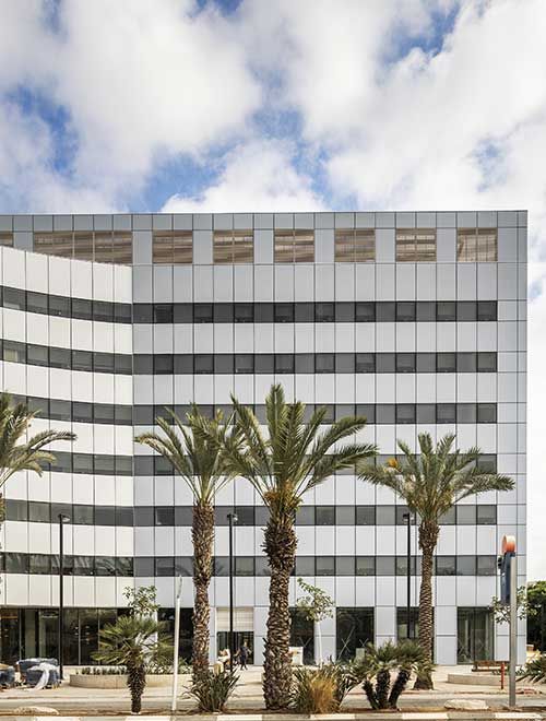 Amot Beit Havered façade featuring crystalline silicon photovoltaic technology by Onyx Solar