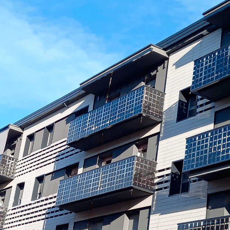 PHOTOVOLTAIC PARAPETS - RESIDENTIAL BUILDING IN MESTRE