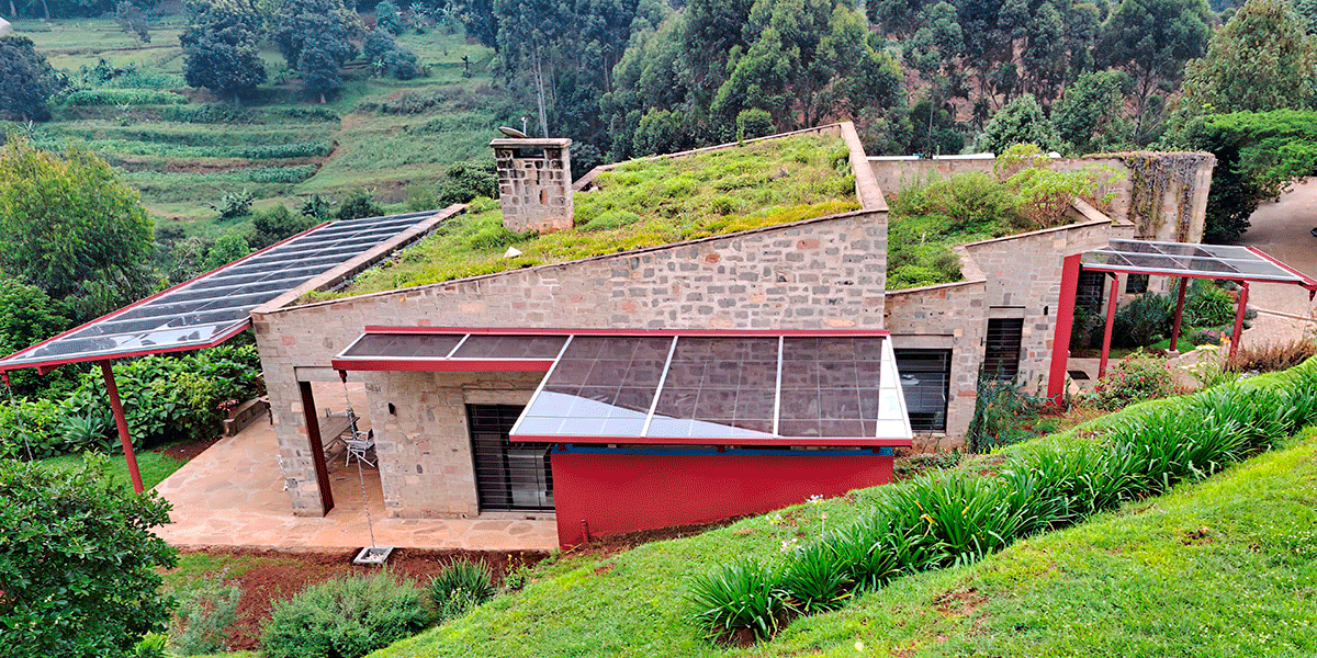 PHOTOVOLTAIC CANOPY - PRIVATE RESIDENCE IN LIMURU