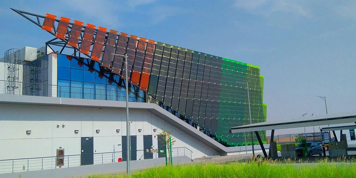 dewa r&d centre photovoltaic façade onyx solar