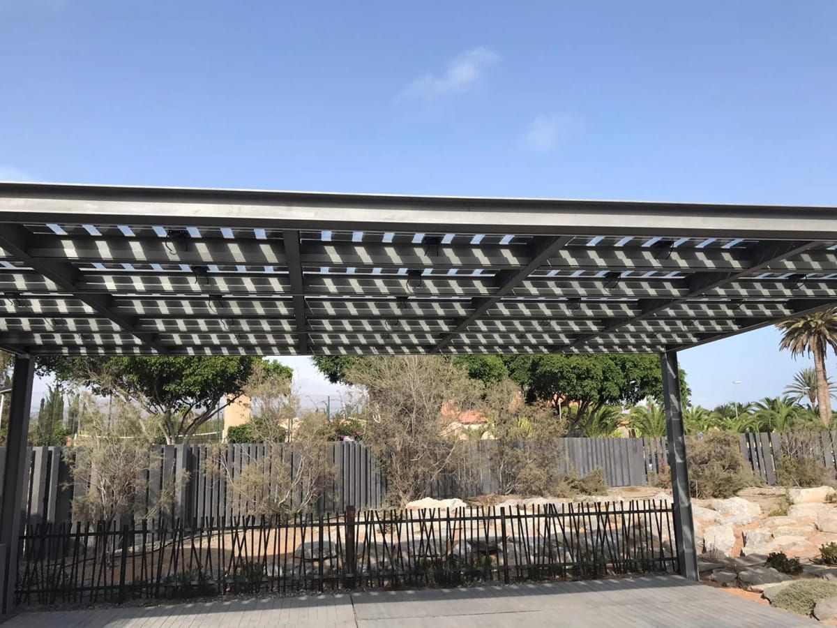 Side view of Tony Gallardo Park canopy incorporating Crystalline Silicon Photovoltaic Technology Glass by Onyx Solar