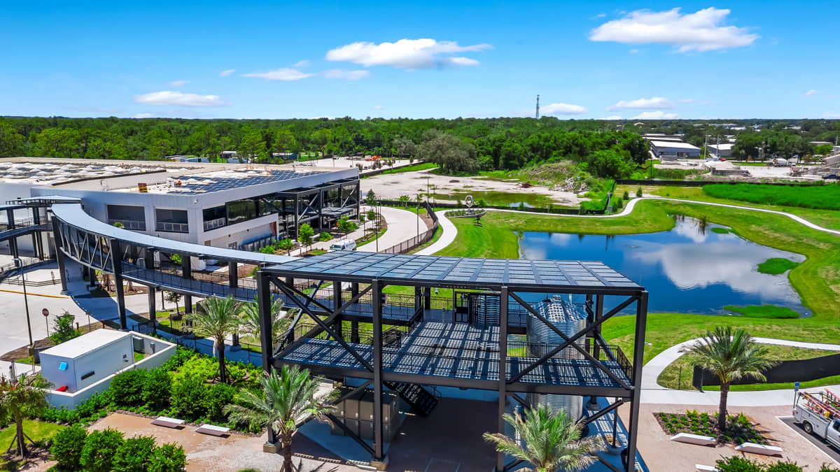 Overview of Orlando Utilities Commission building featuring crystalline silicon photovoltaic technology by Onyx Solar