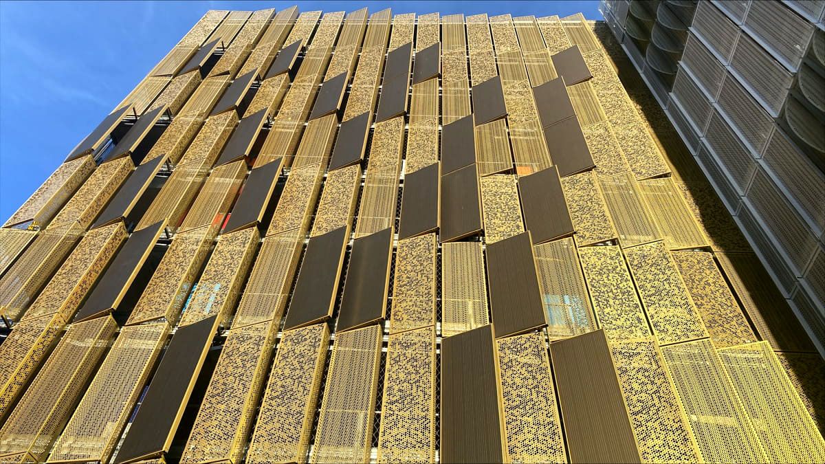  Detail of Westmead Car Park façade featuring Crystalline Silicon Photovoltaic Technology Glass by Onyx Solar