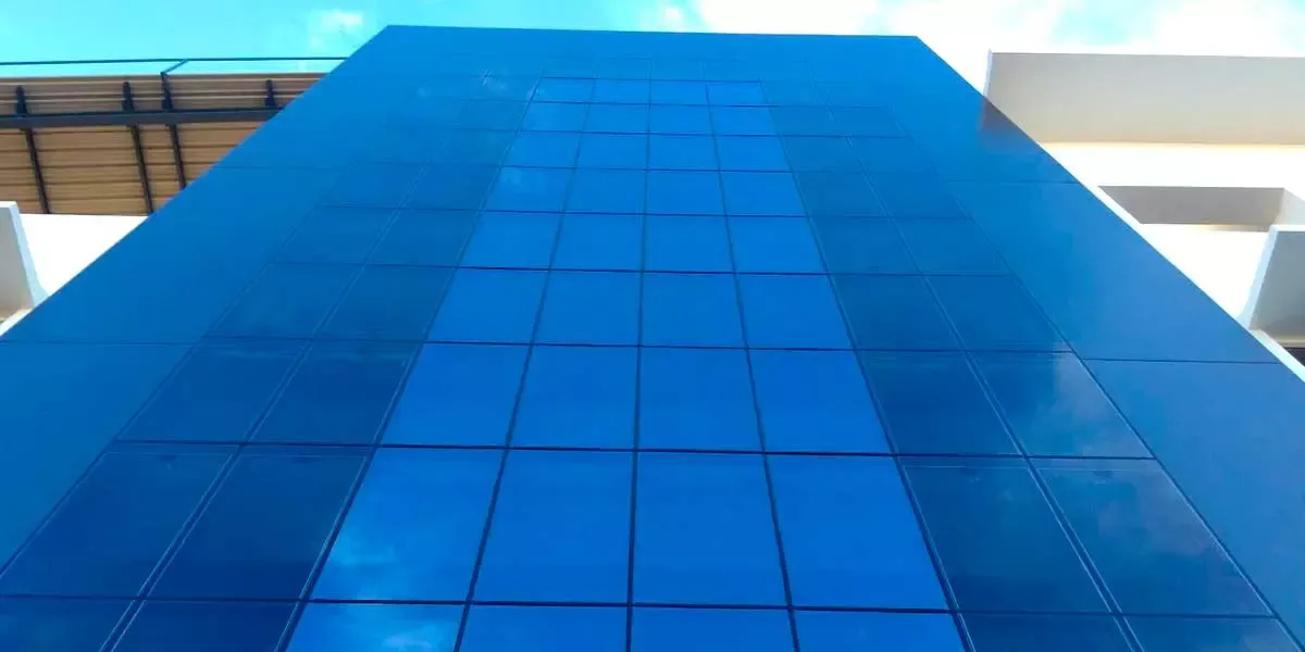  Exterior Details of Sierra E-Facility Curtain Wall incorporating Amorphous Silicon Photovoltaic Technology Glass by Onyx Solar