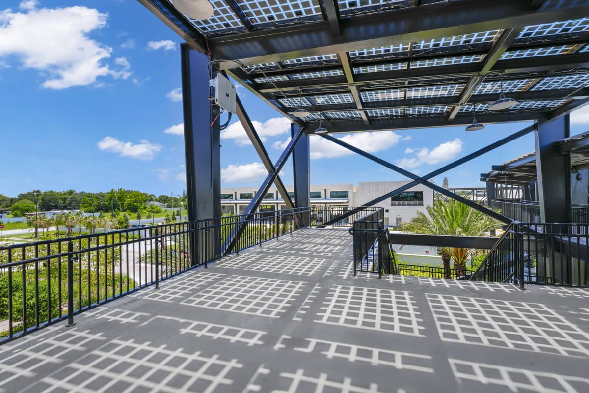 Detail of Orlando Utilities Commission canopy featuring crystalline silicon photovoltaic technology by Onyx Solar