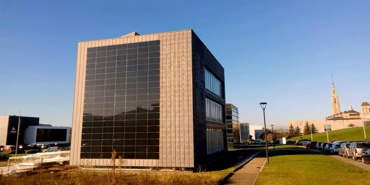 Overview of The Autonomous Office façade featuring amorphous silicon photovoltaic glass by Onyx Solar