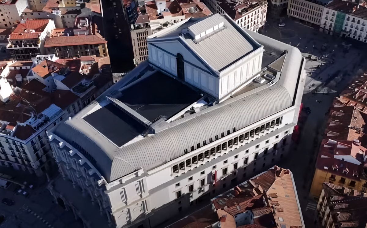 Overview of Teatro Real, featuring a walkable photovoltaic floor with Crystalline Silicon PV Glass by Onyx Solar.