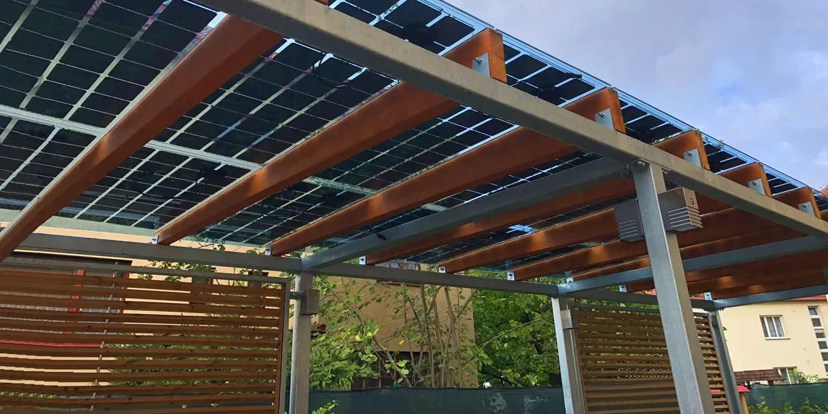 Details of Private Residence canopy incorporating Crystalline Silicon Photovoltaic Technology Glass by Onyx Solar