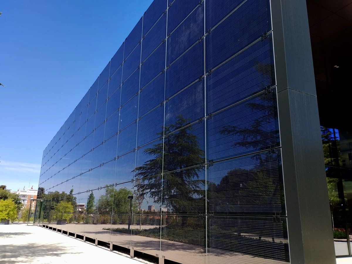 Exterior details of Campus Acciona façade incorporating Crystalline Silicon Photovoltaic Technology Glass by Onyx Solar