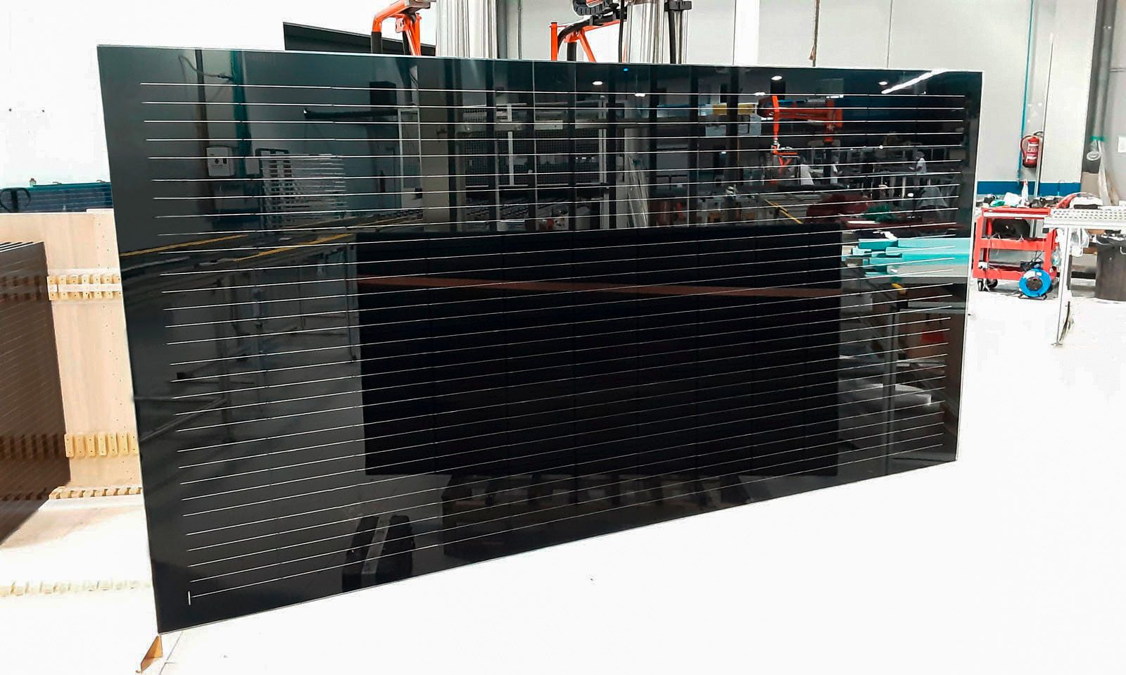 Black Crystalline Silicon Photovoltaic Technology Glass by Onyx Soalr employed on Pepper Savings Bank project