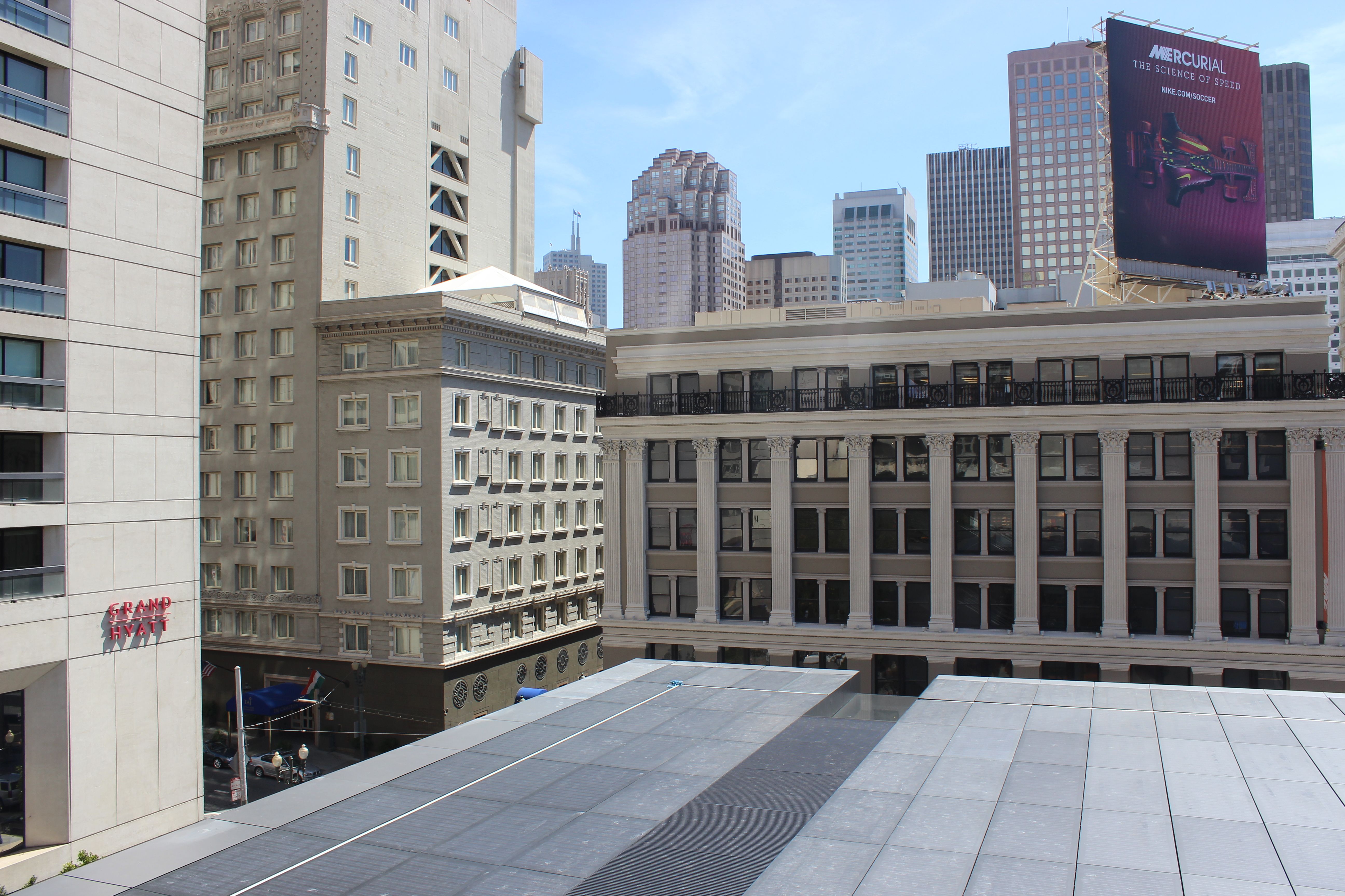 Exterior view of Apple Store walkable PV floor incorporating Crystalline Silicon Photovoltaic Technology Glass by Onyx Solar