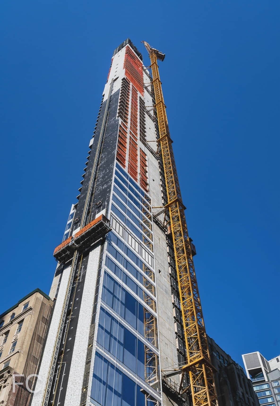 262 Fifth Avenue façade featuring Crystalline Silicon Photovoltaic Technology glass by Onyx Solar