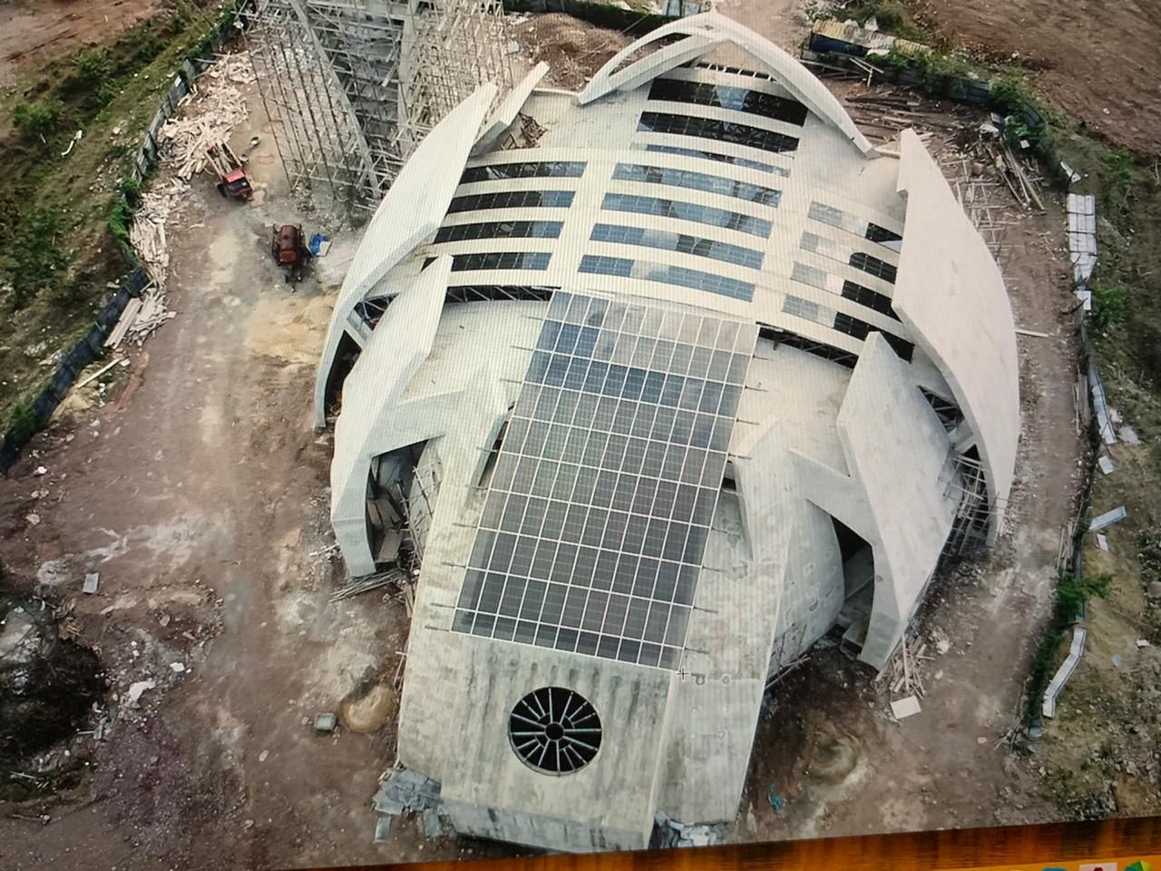 Overview of Bayaguana Basilica skylight under construction 