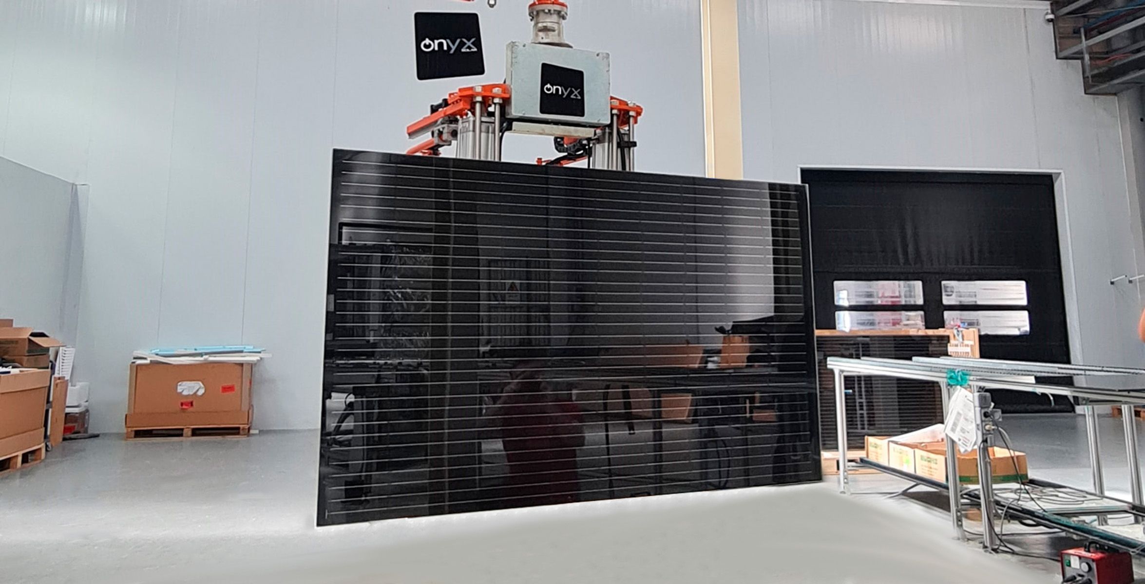 Crystalline Silicon Photovoltaic Technology Glass by Onyx Solar integrated into the Data Center project.