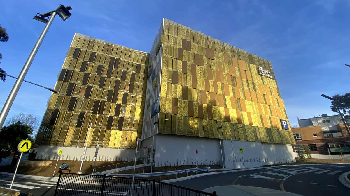 Overview of Westmead Car Park façade featuring Crystalline Silicon Photovoltaic Technology Glass by Onyx Solar