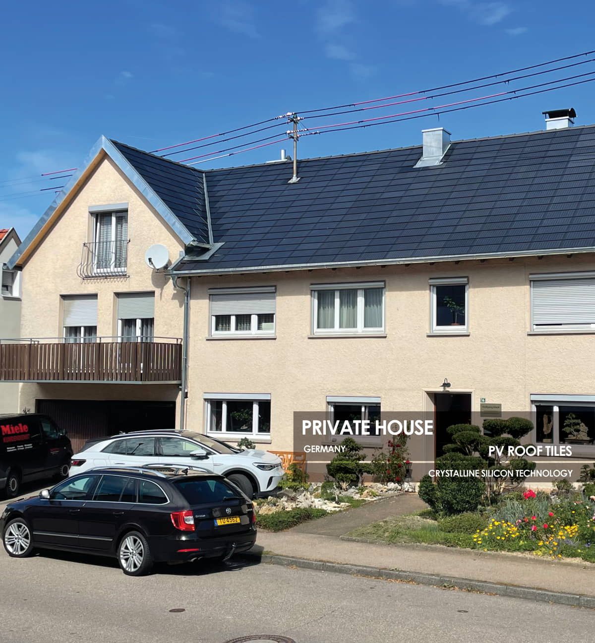 Private House roof tiles incorporating Crystalline Silicon Photovoltaic Technology Glass by Onyx Solar