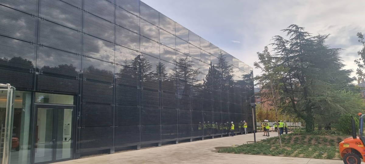 Outside view of Campus Acciona façade incorporating Crystalline Silicon Photovoltaic Technology Glass by Onyx Solar