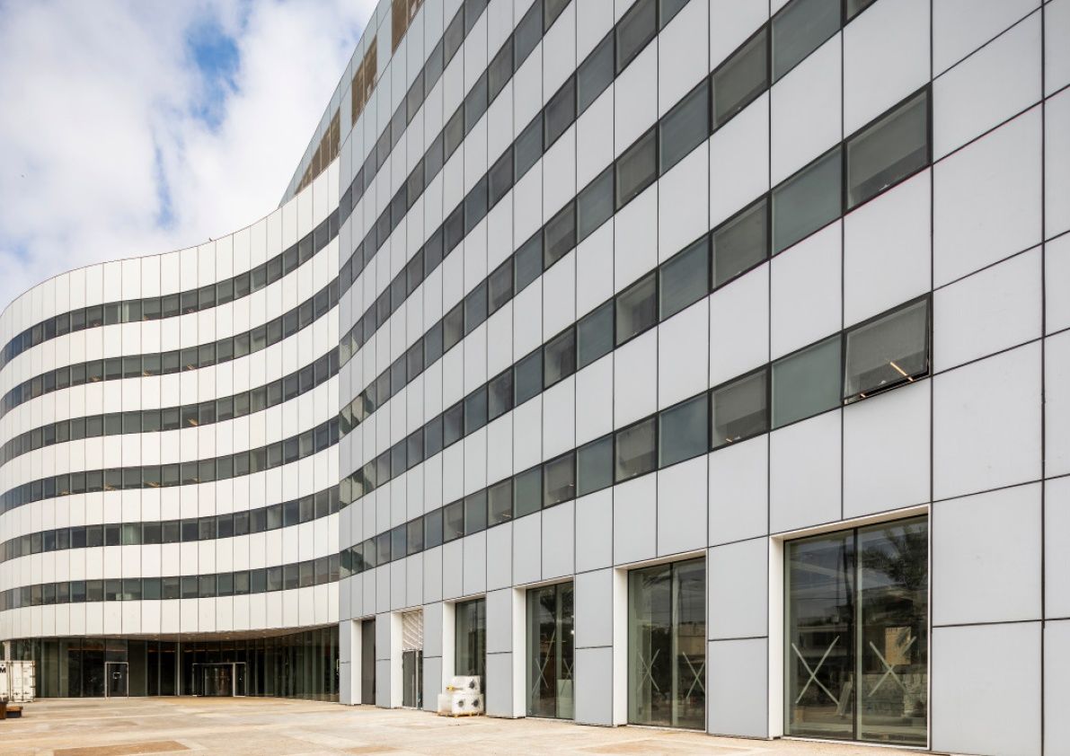 Amoit Beit Havered façade incorporating White Crystalline Silicon Photovoltaic Technology by Onyx Solar