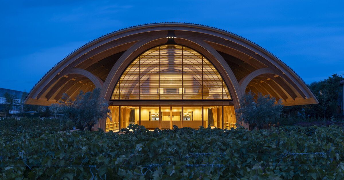 Overview of the Faustino Winery building featuring crystalline silicon photovoltaic technology glass by Onyx Solar