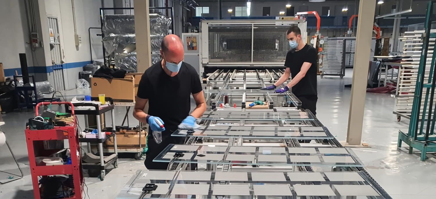 Staffs manufacturing Photovoltaic Glass in the Onyx Solar factory